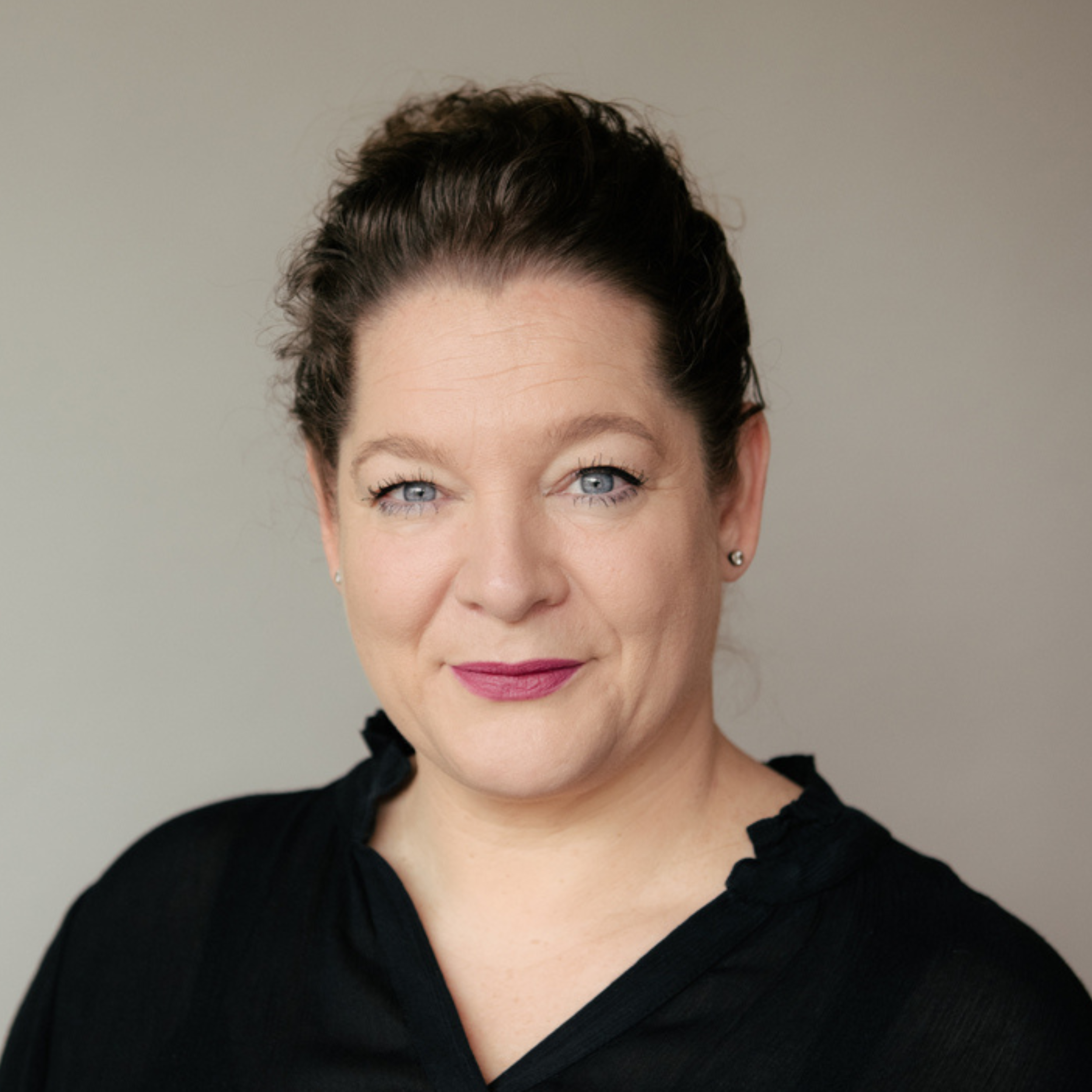 Tania Thiebach (CFO/COO) 