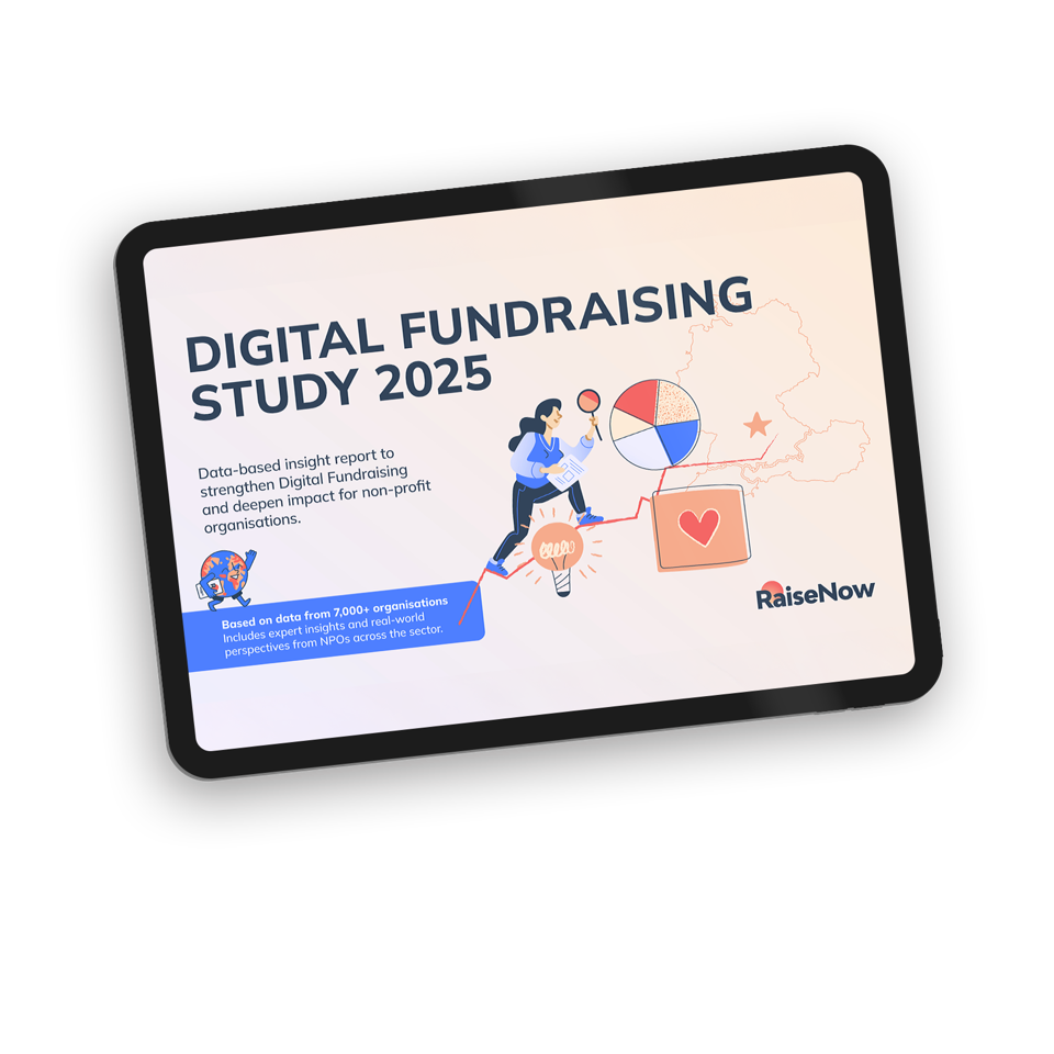 RN_Fundraisingstudie-2025-Mockup-Titelseite-tablet-EN