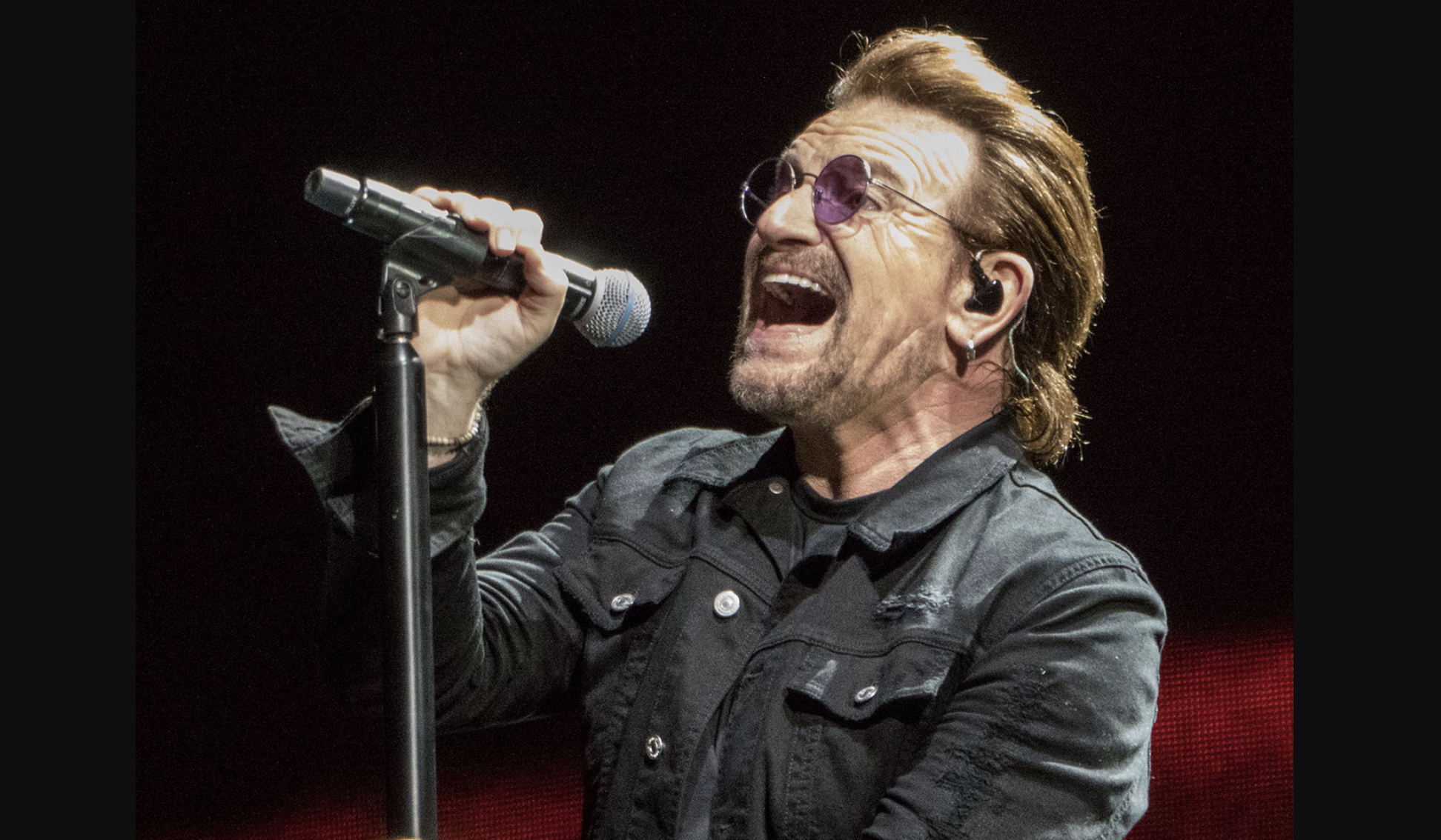 Bono, Sänger der Band U2